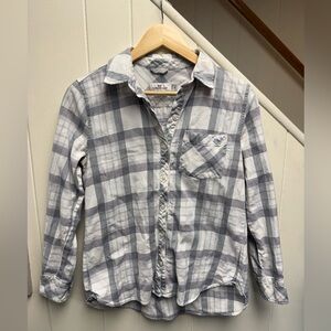 Vineyard Vines Women’s Relaxed Fit Gray & Cream Plaid Flannel Button Down Shirt